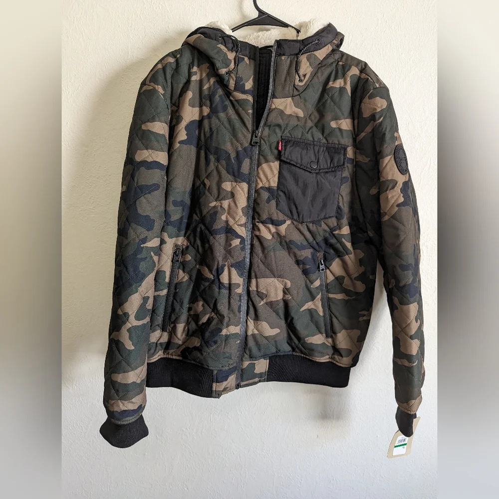 NWT Levi's Men's Camo Insulated Hooded Jacket Size L - Picture 1 of 12